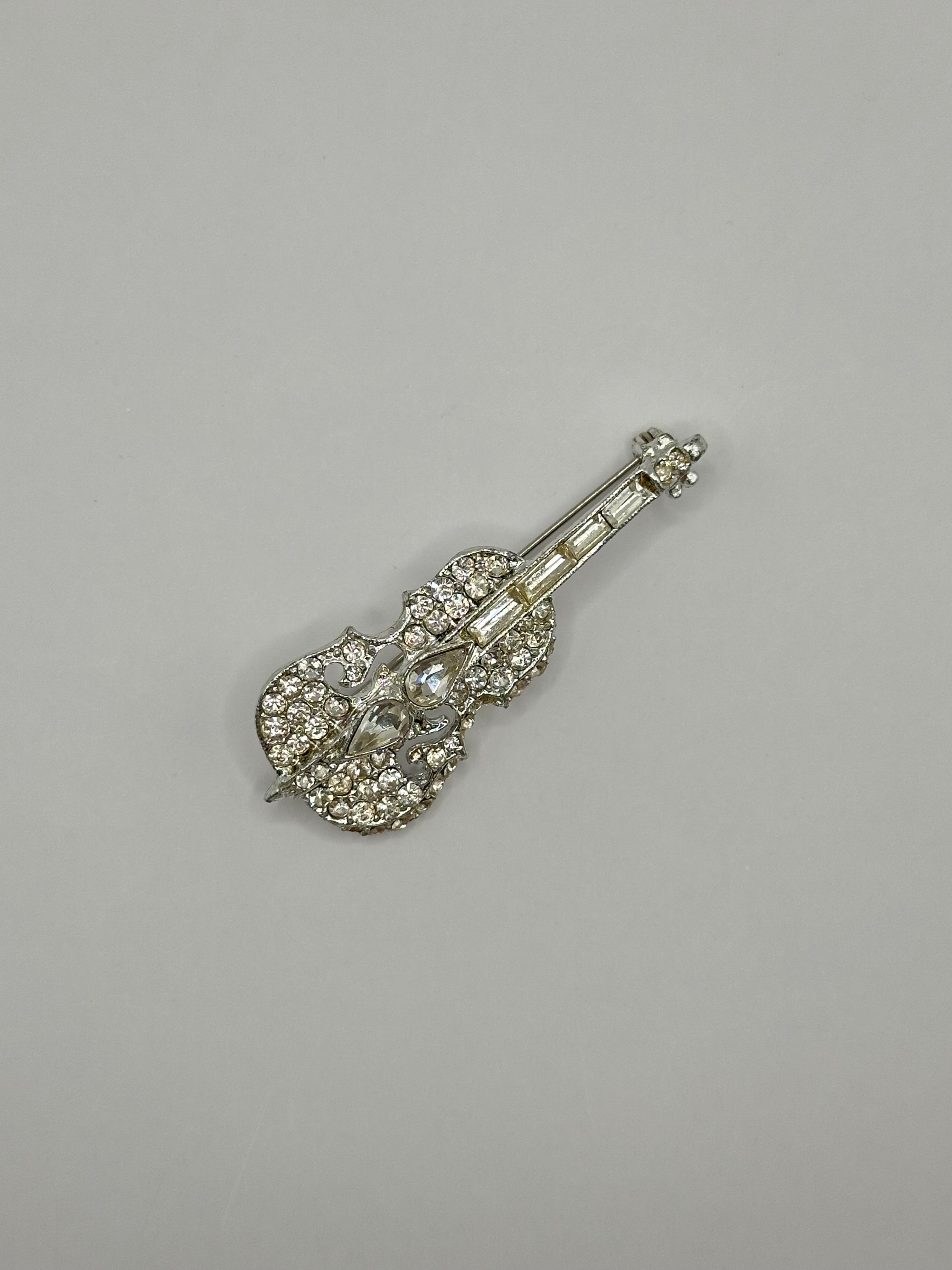 SPILLA VINTAGE “CRYSTAL VIOLIN” CON STRASS E CRISTALLI BAGUETTE