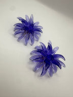 ORECCHINI VINTAGE FIORE RADIALE – CLIP-ON IN RESINA PERLATA E RESINA TRASLUCIDA