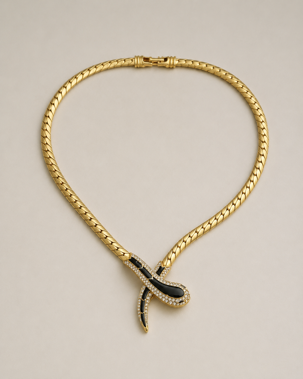 COLLANA VINTAGE GIROCOLLO DORATO A SERPENTE CON SMALTO E STRASS - ANNI ’80