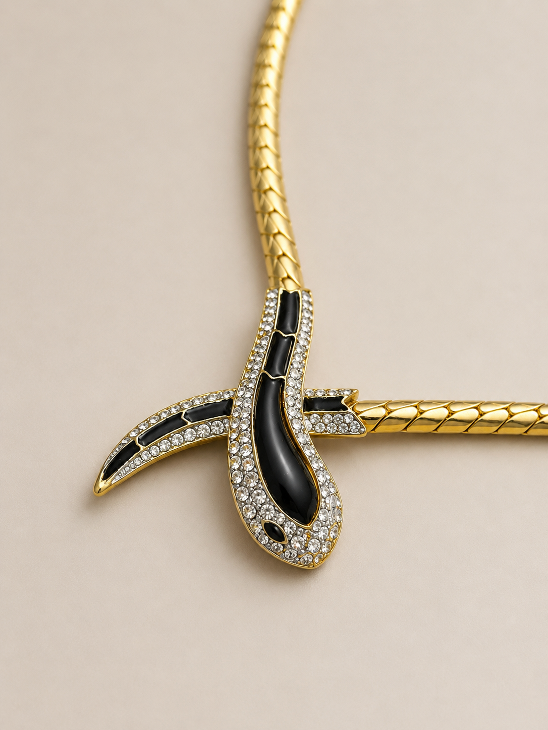 COLLANA VINTAGE GIROCOLLO DORATO A SERPENTE CON SMALTO E STRASS - ANNI ’80
